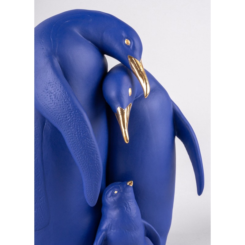 Figura de porcelana Lladró Familia de pingüinos (azul-dorado)_detalle
