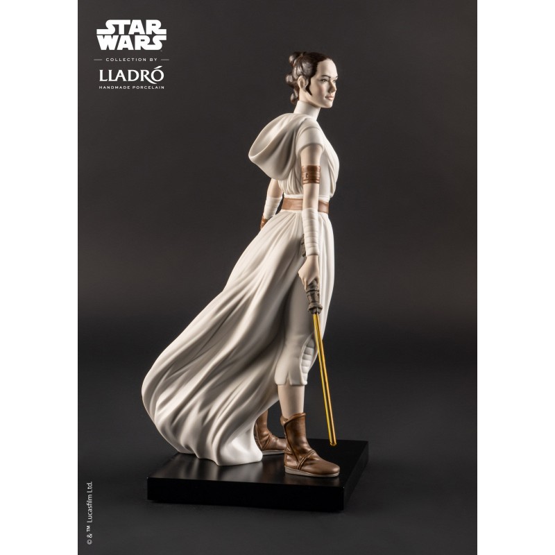 Lladró porcelain figure_Star Wars Rey _right profile