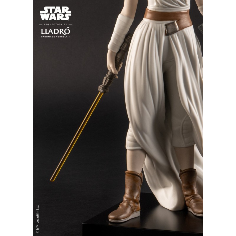 Figurine en porcelaine de Lladró_Star Wars Rey_detail face