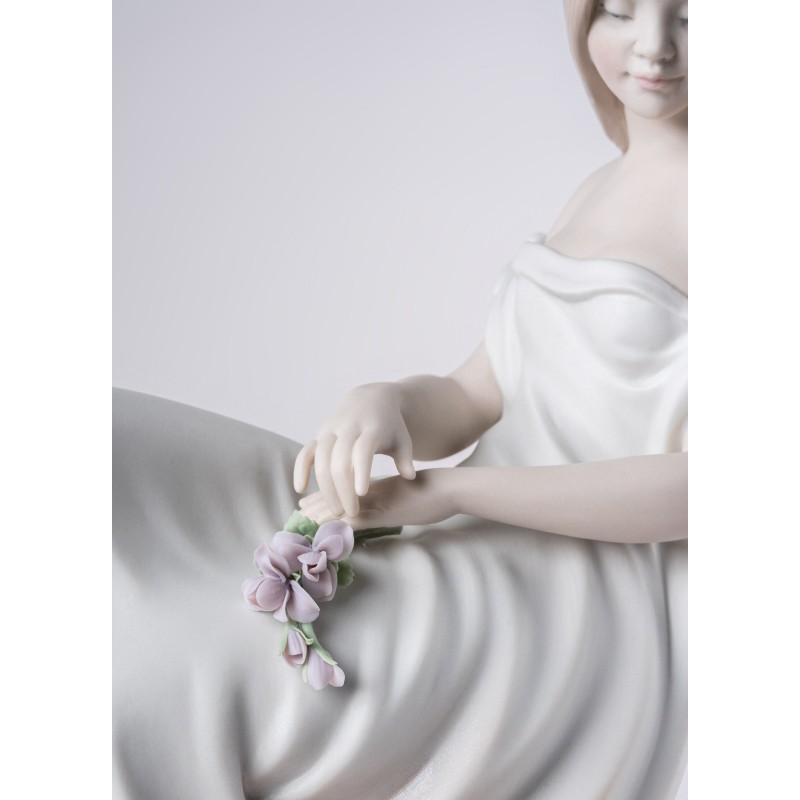 Lladró porcelain figurine In your thoughts_face detail