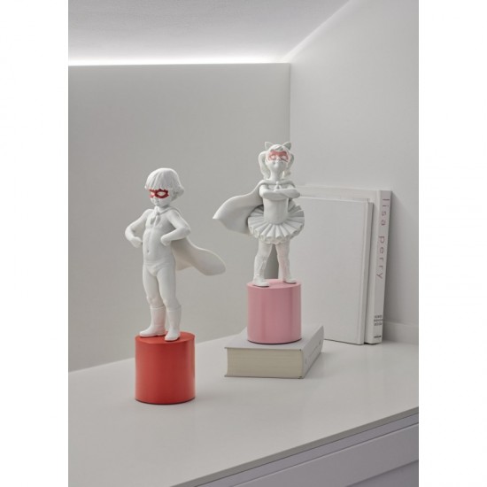 Figura de porcelana Lladró Niña Soy una superheroína