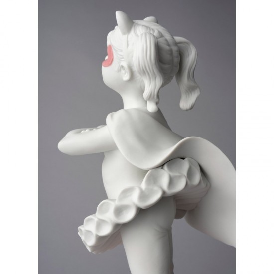 Lladró porcelain figurine Girl I am a superheroine_detail