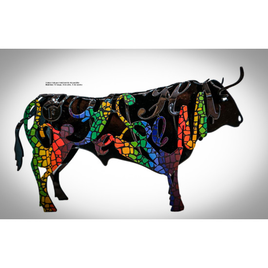 Toro Gaudi forja pequeño