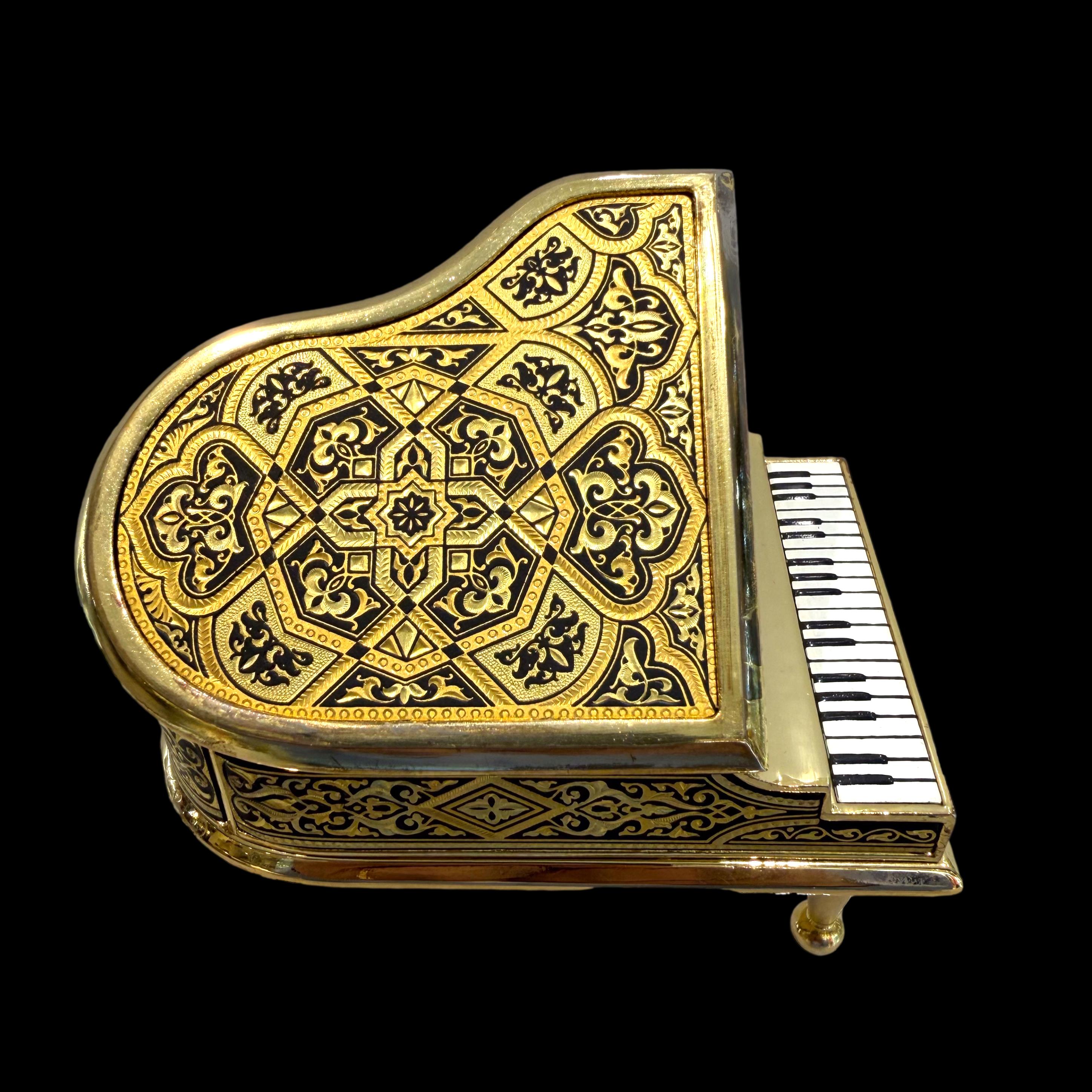 Piano-damasquino-4041341