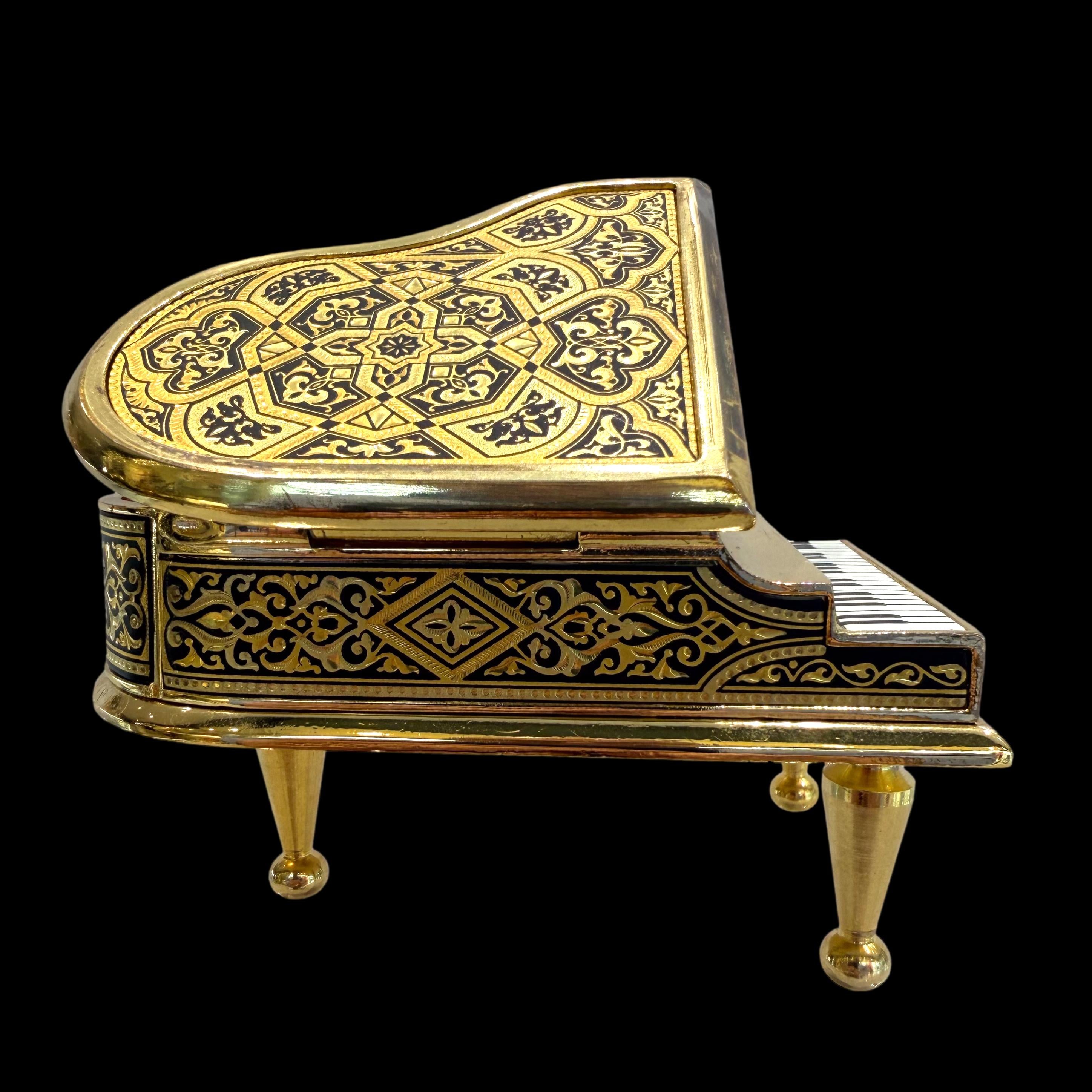 Piano-damasquino-4041341