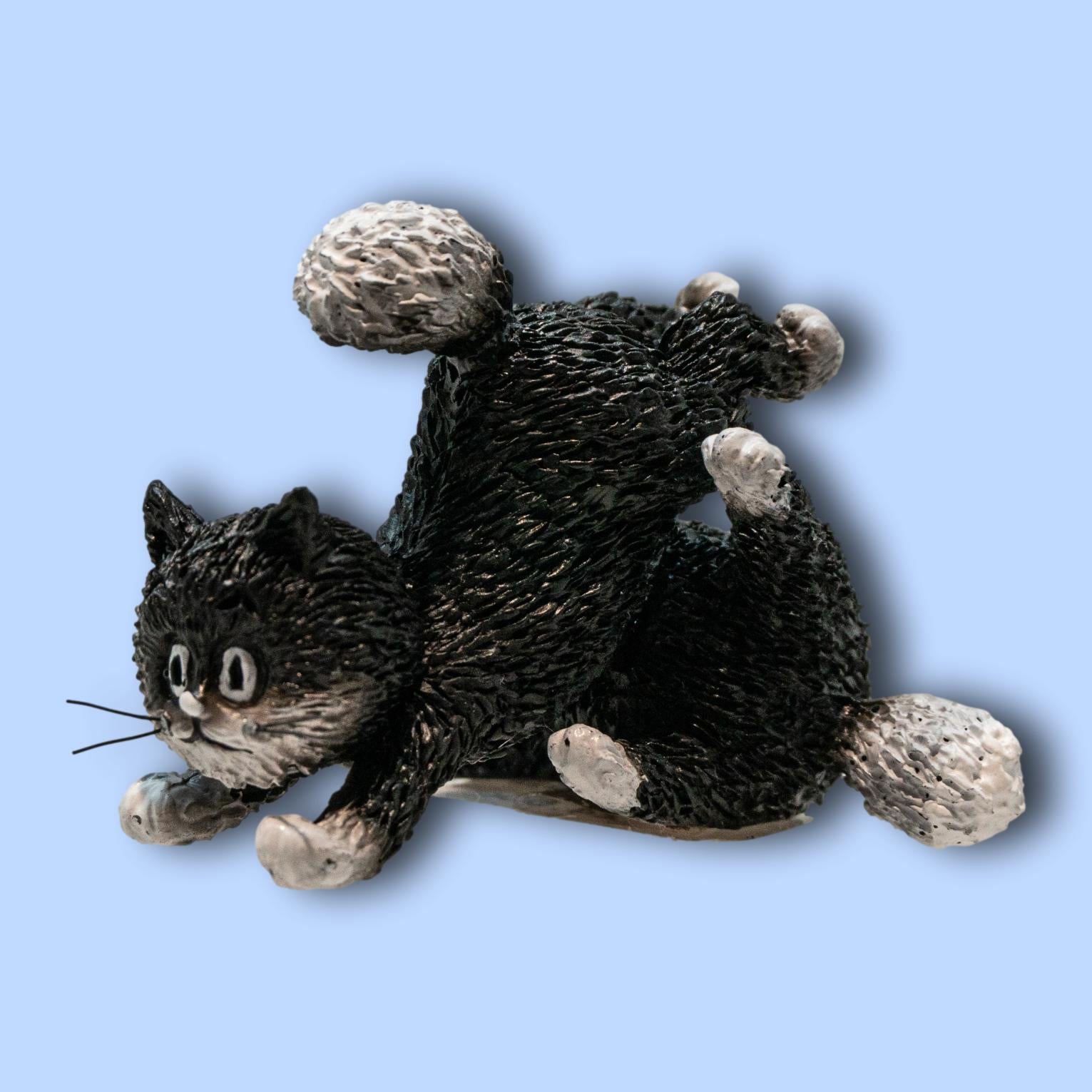 Gatos juguetones