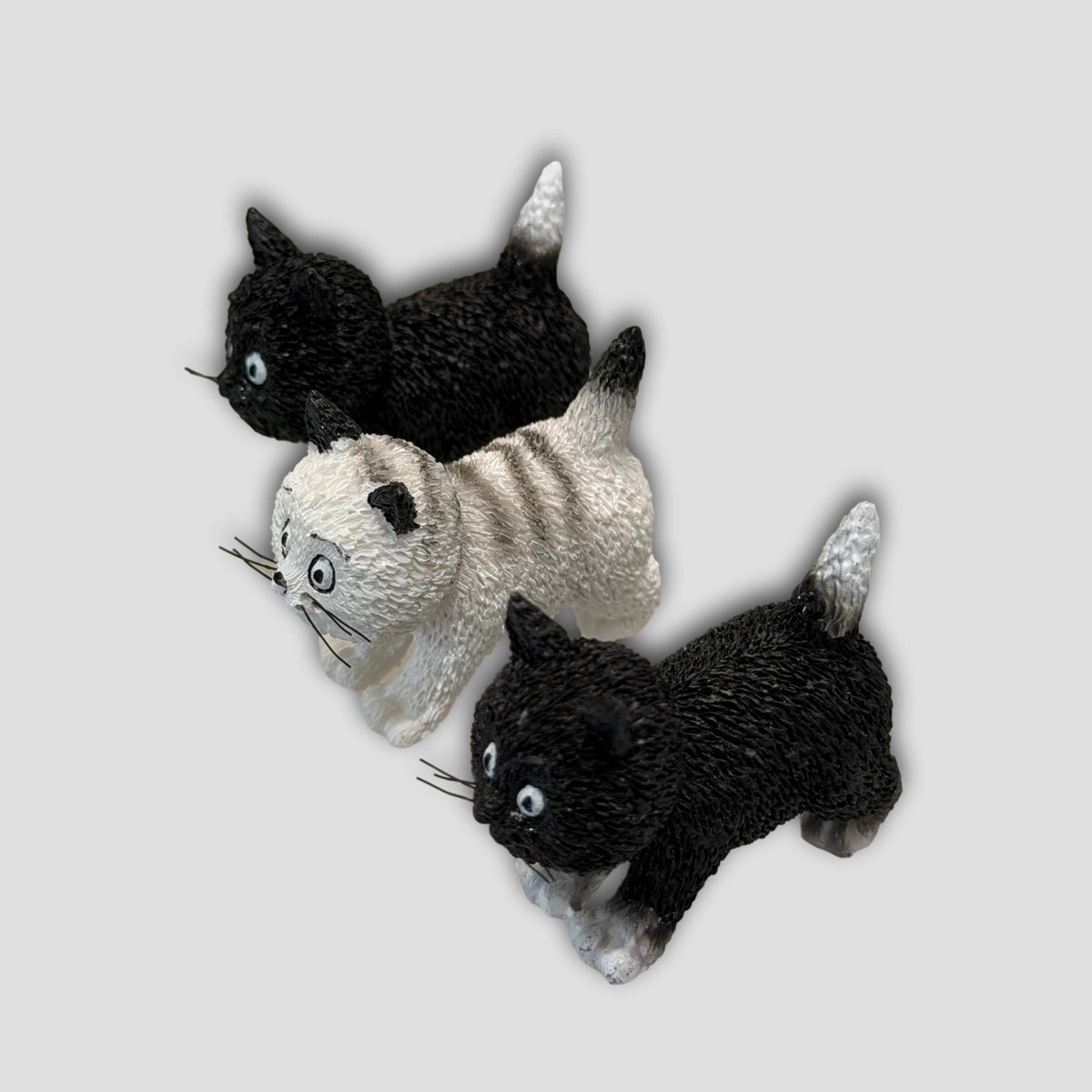 TRIO DE GATOS NEGRO Y BLANCO #DUB 28