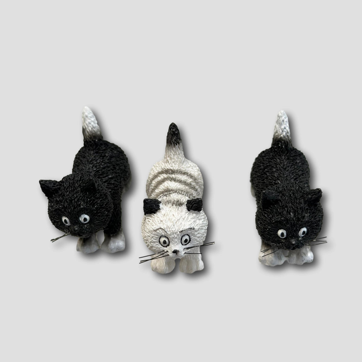 TRIO DE GATOS NEGRO Y BLANCO #DUB 28