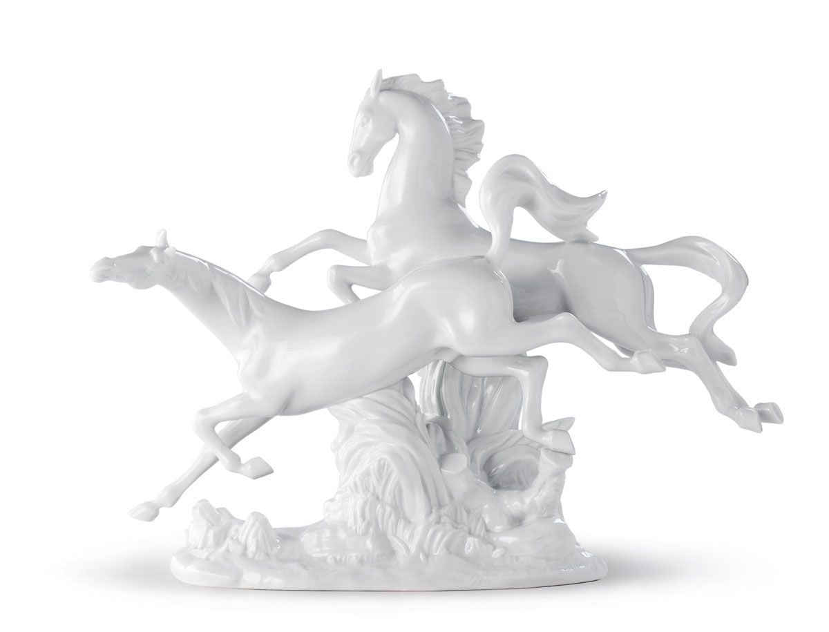 Caballos al galope (blanco)